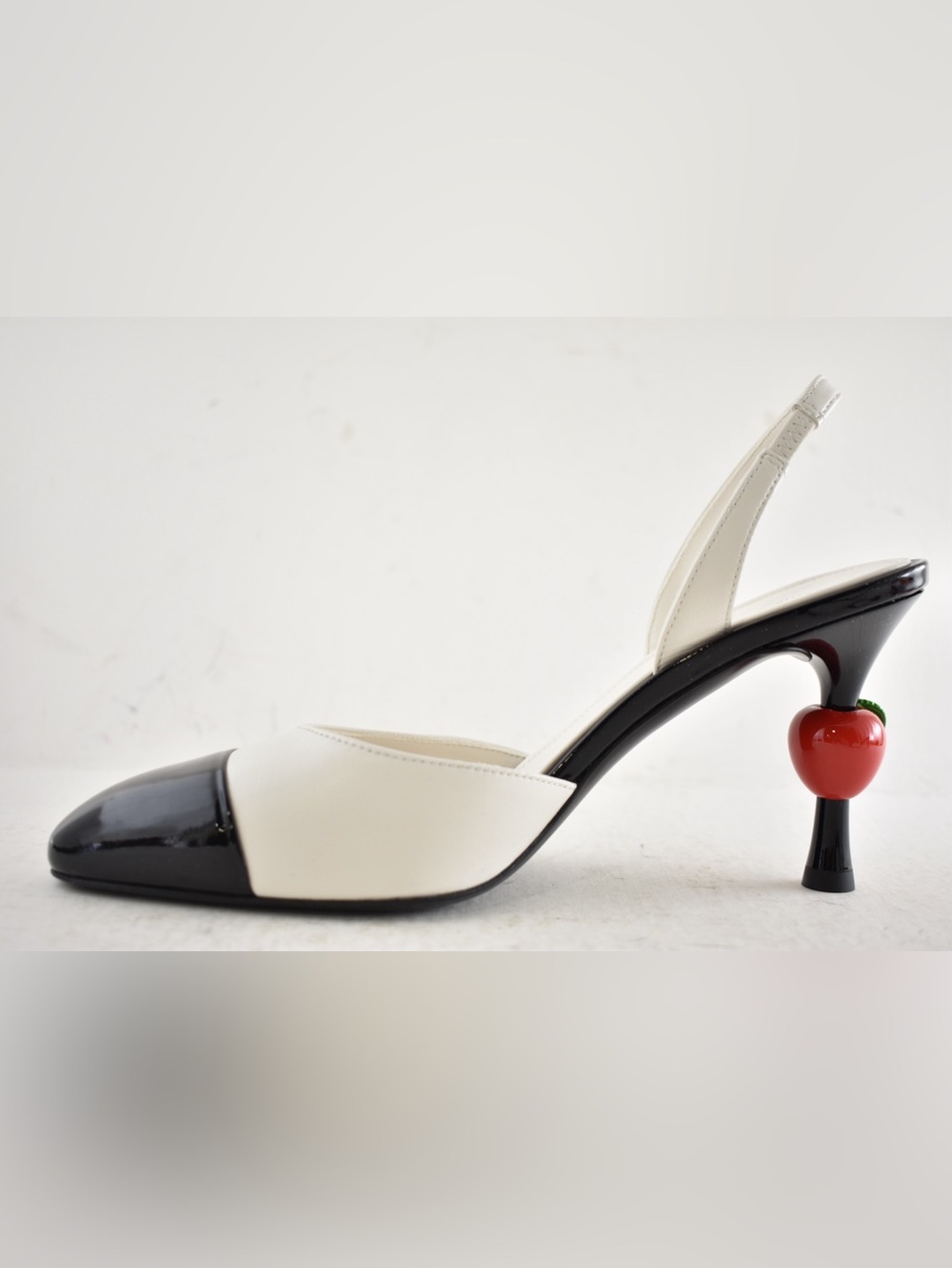 Chanel 26A Metiers Blazy White Black Red Apple Sling CC Slingback Heel Pump 38 - Picture 10 of 16